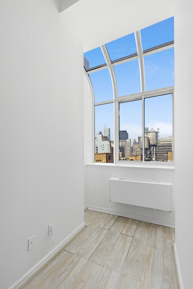 310 E 46TH Street 18G