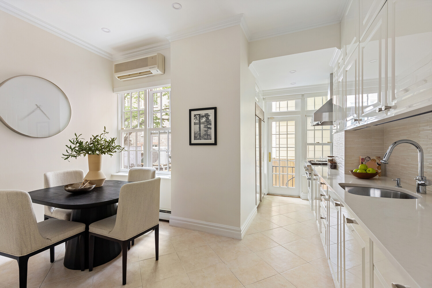 127 E 81ST Street