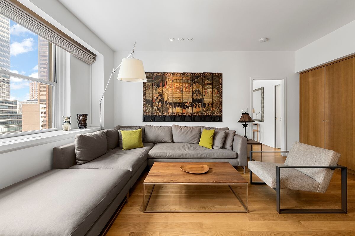 111 E 56TH Street 1415