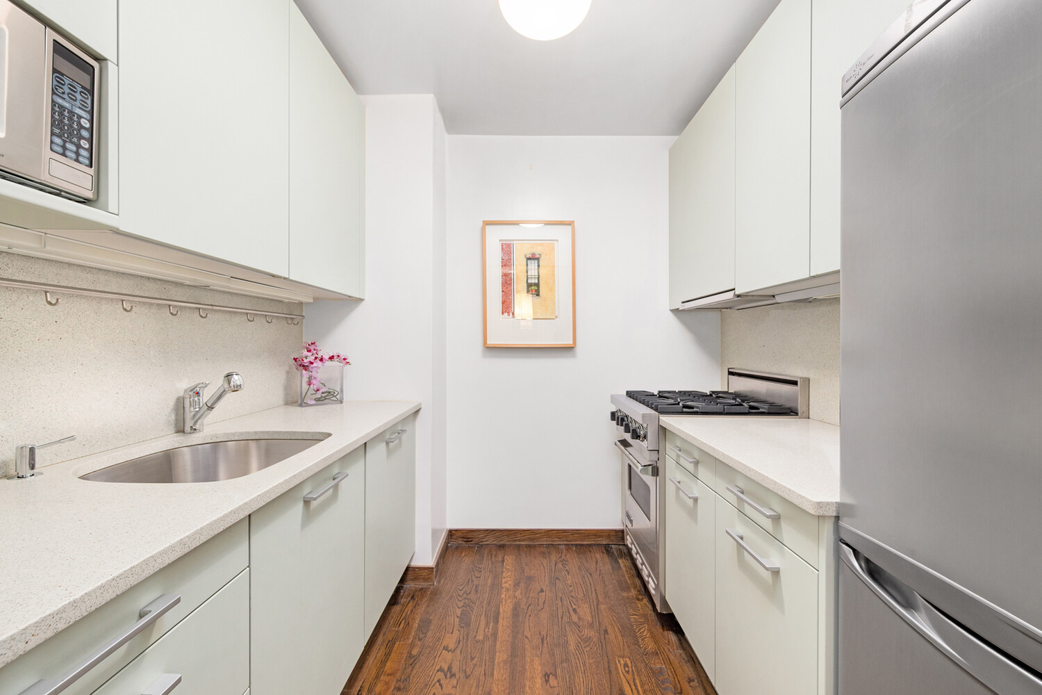 250 MERCER Street B1602