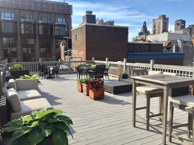 250 MERCER Street B1602