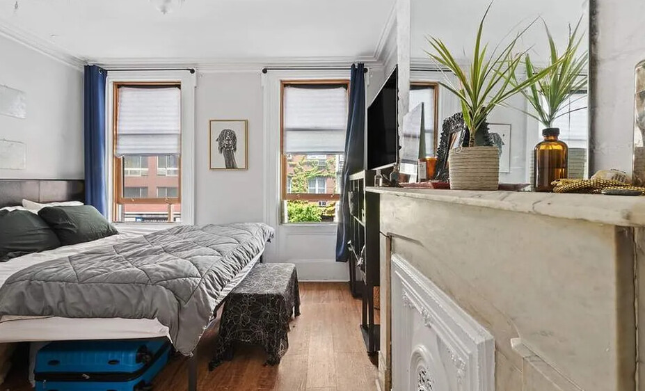 362 W 30TH Street HOUSE