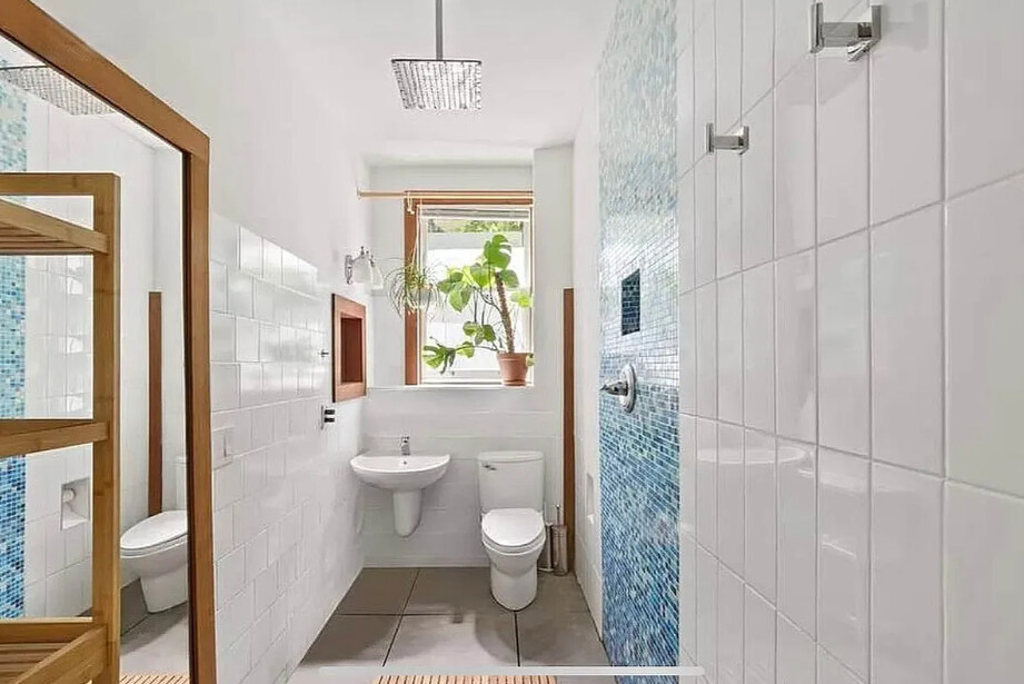 362 W 30TH Street HOUSE
