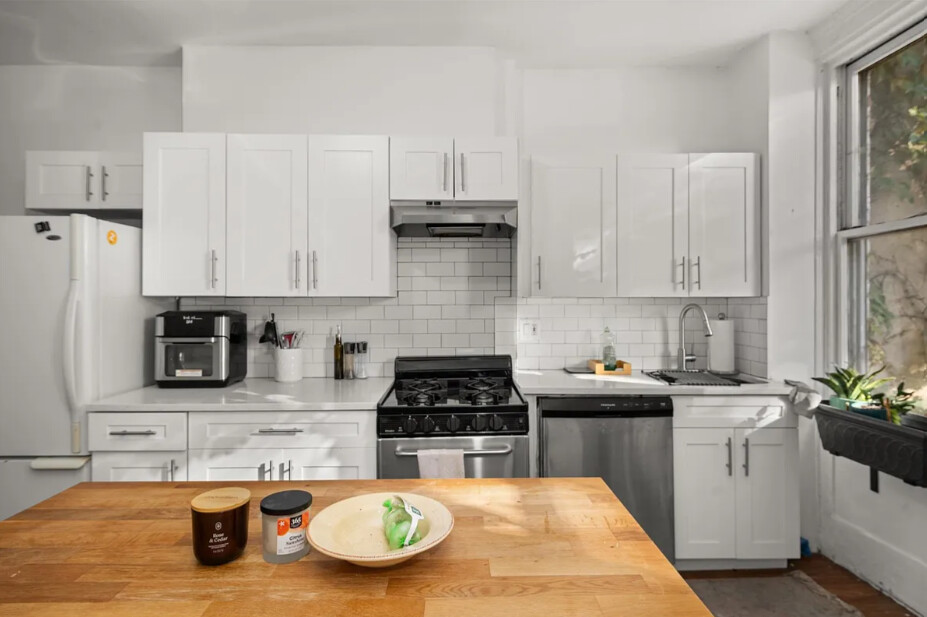 362 W 30TH Street HOUSE