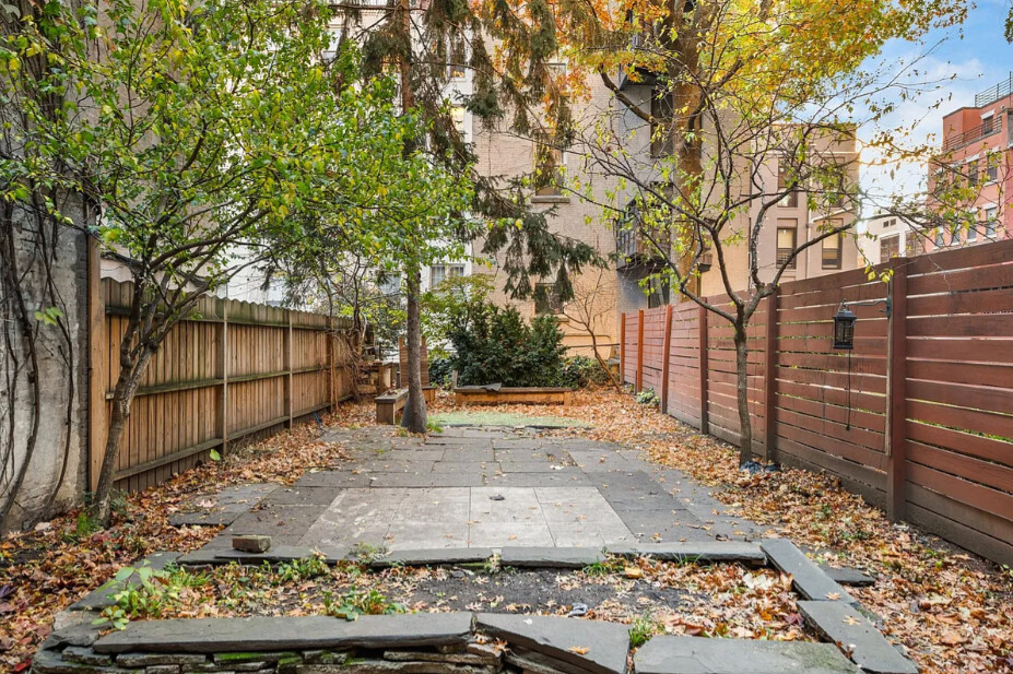 362 W 30TH Street HOUSE