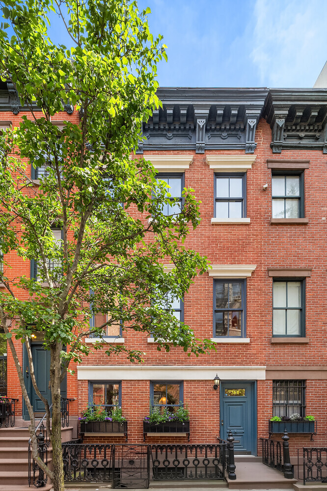 264 W 12TH Street