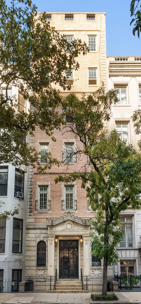 5 E 63RD Street