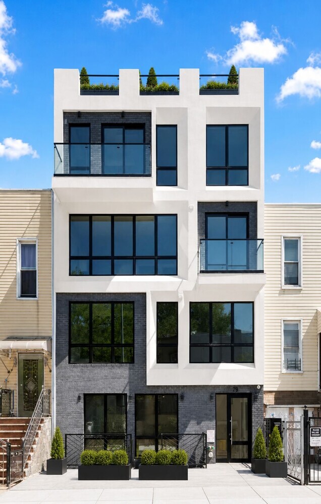 78 HARMAN Street TWNHS