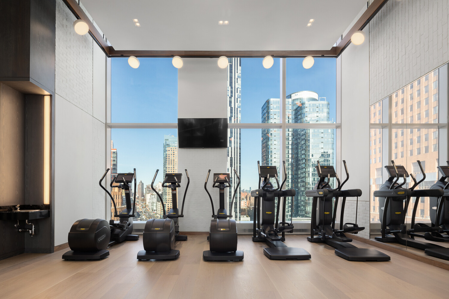 1 CITY Point 15E