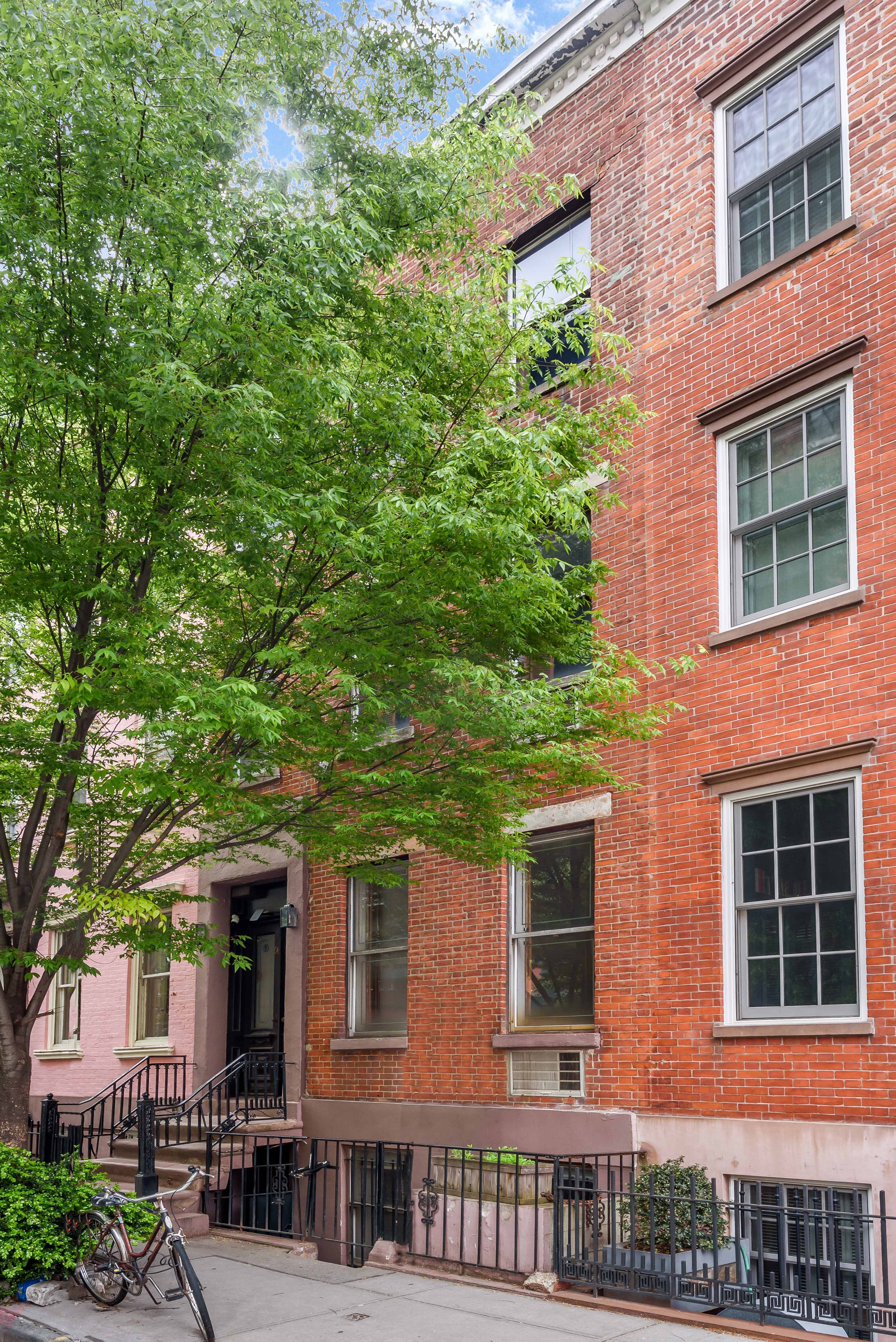 96 Bank Street | West Village Townhouse