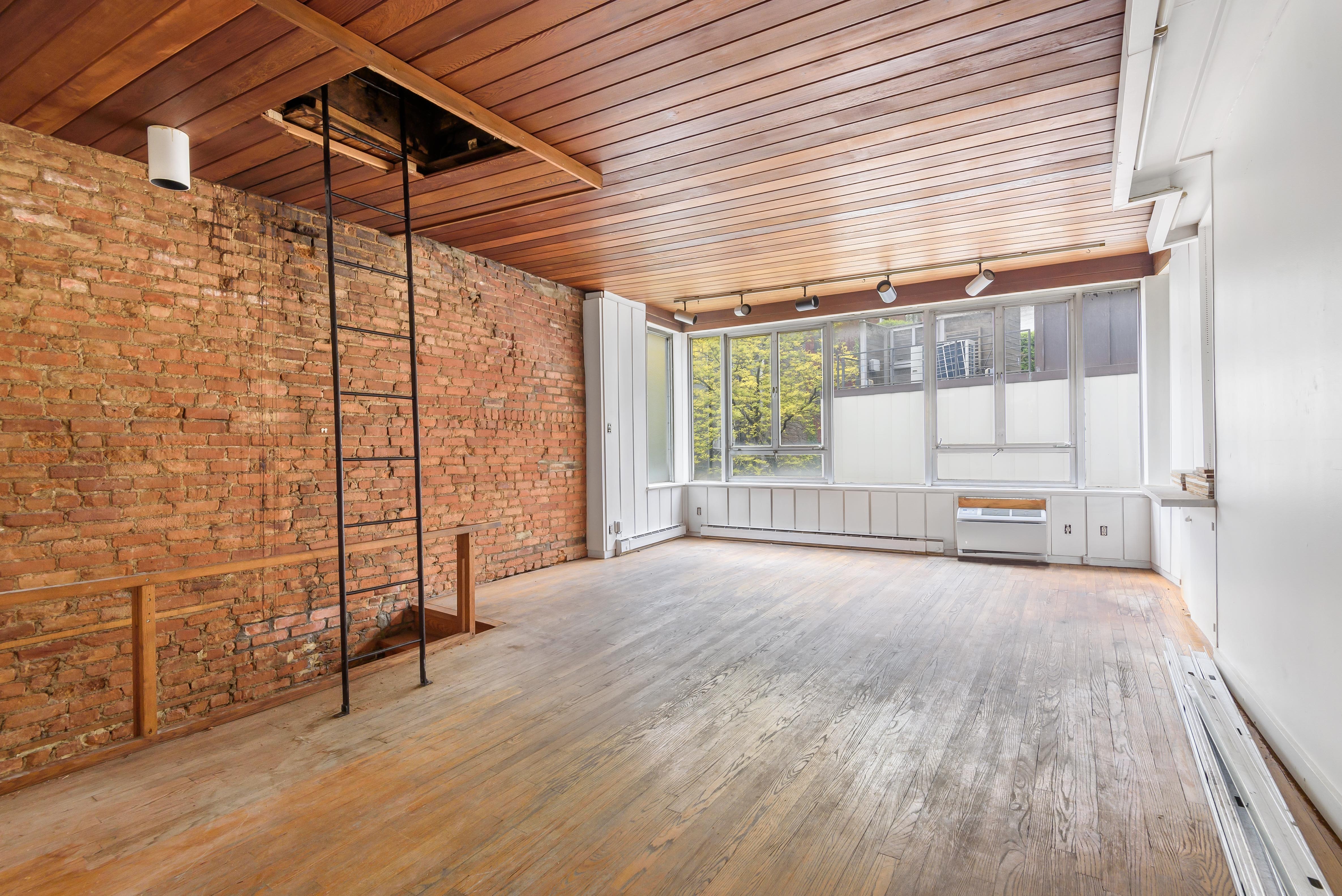 96 Bank Street | West Village Townhouse