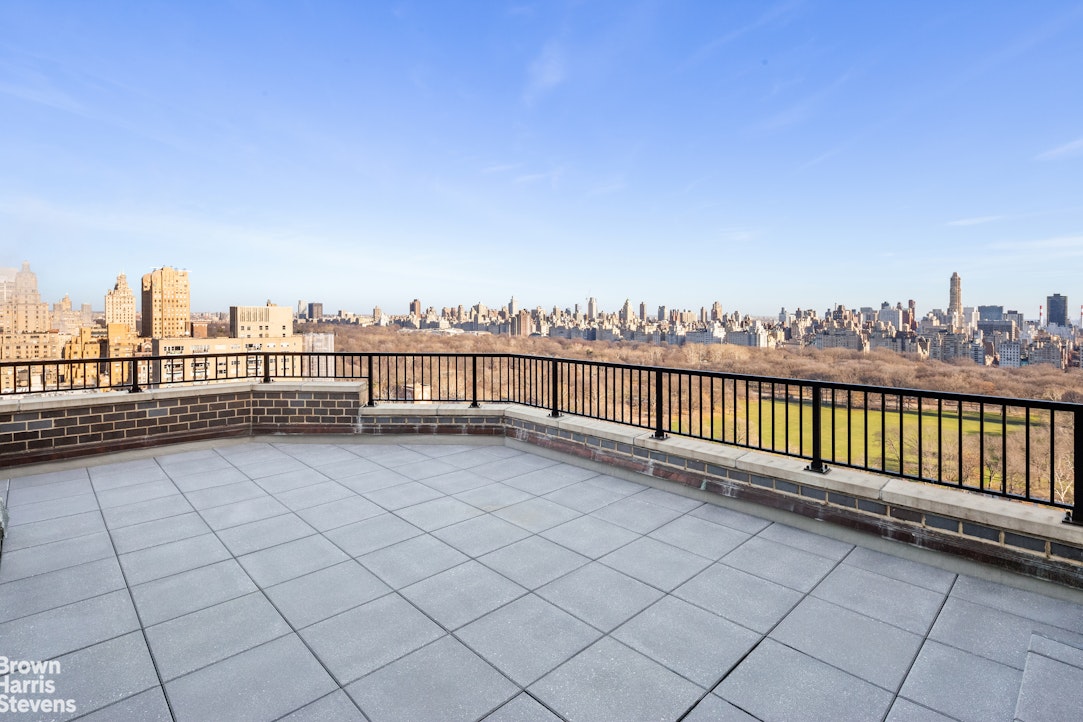 22 West 66th Street PH2526