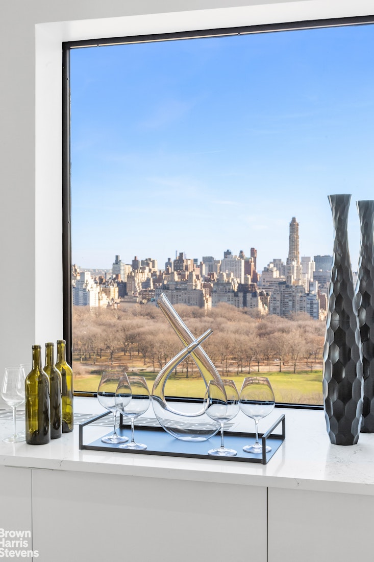 22 West 66th Street PH2526