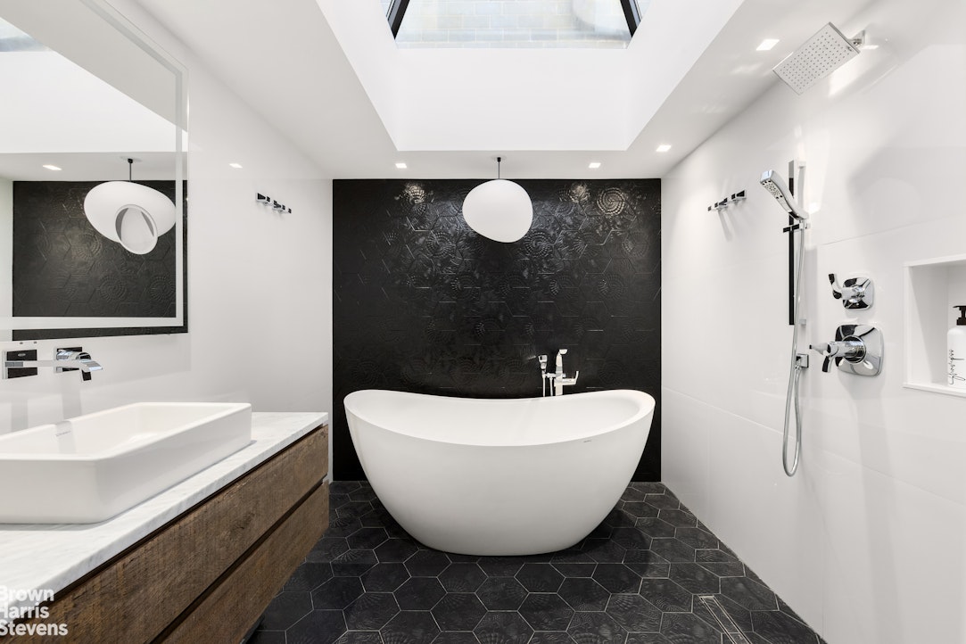 22 West 66th Street PH2526