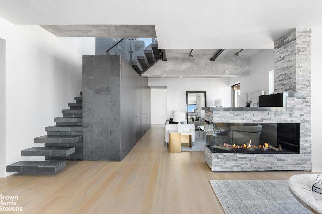 22 West 66th Street PH2526