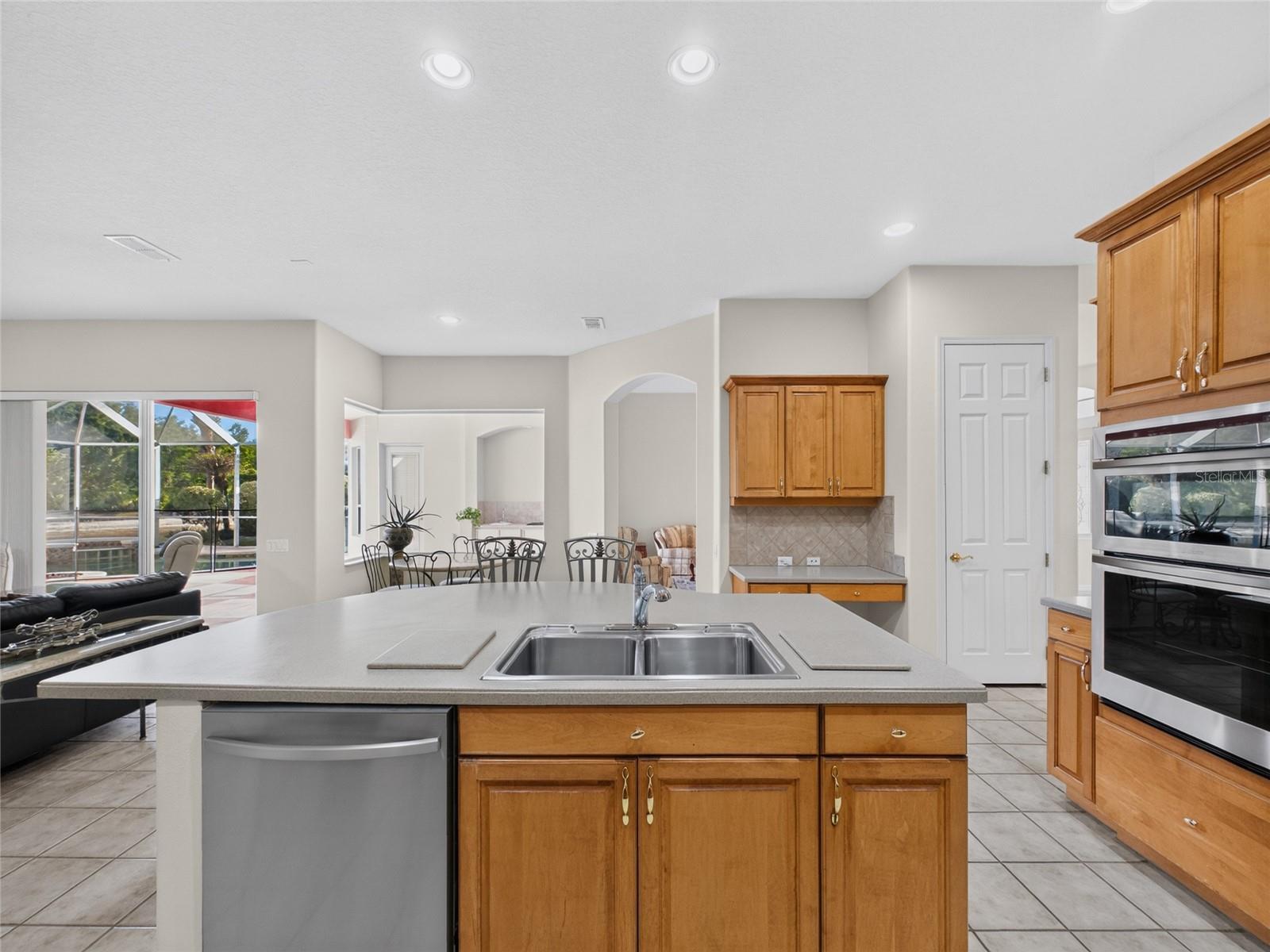 10207 ESTUARY DR