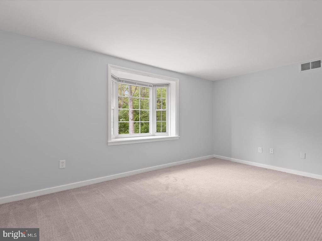 706 S ARLINGTON MILL DRIVE 18203