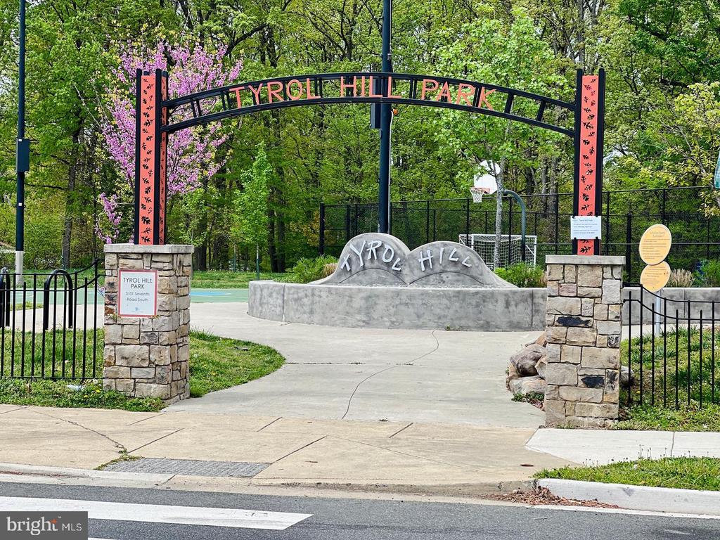 706 S ARLINGTON MILL DRIVE 18203
