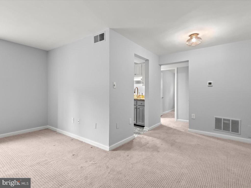706 S ARLINGTON MILL DRIVE 18203