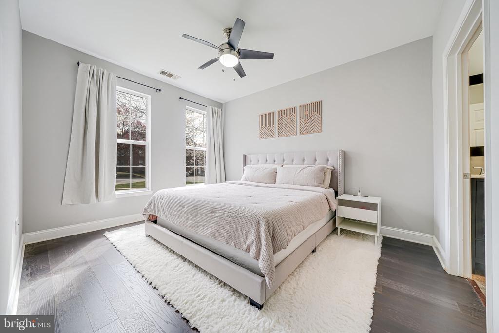 801 S GREENBRIER STREET Unit: 113