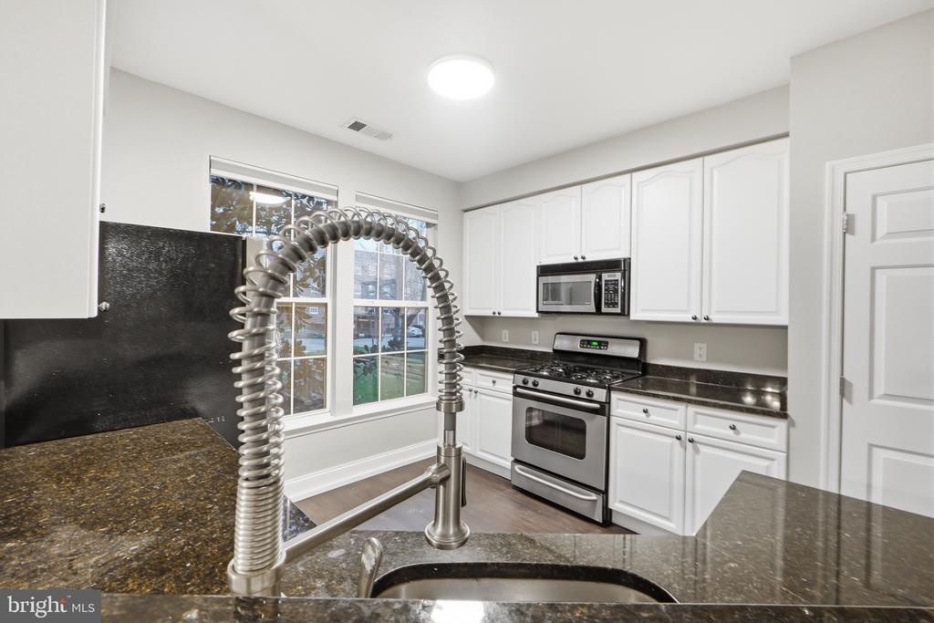 801 S GREENBRIER STREET Unit: 113