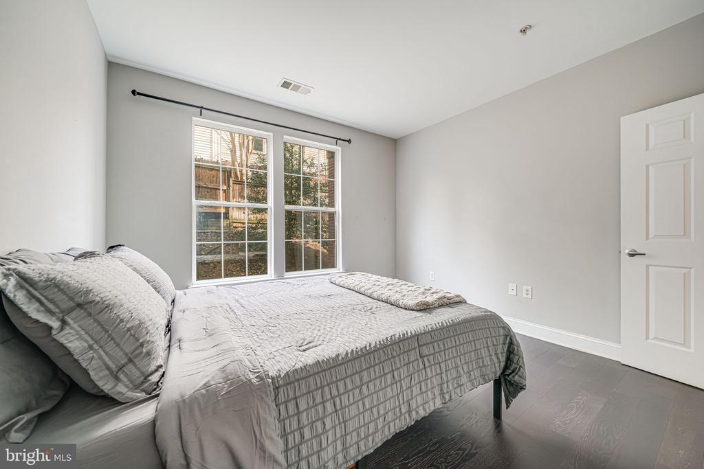 801 S GREENBRIER STREET Unit: 113