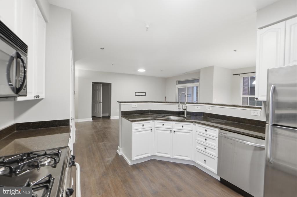 801 S GREENBRIER STREET Unit: 113
