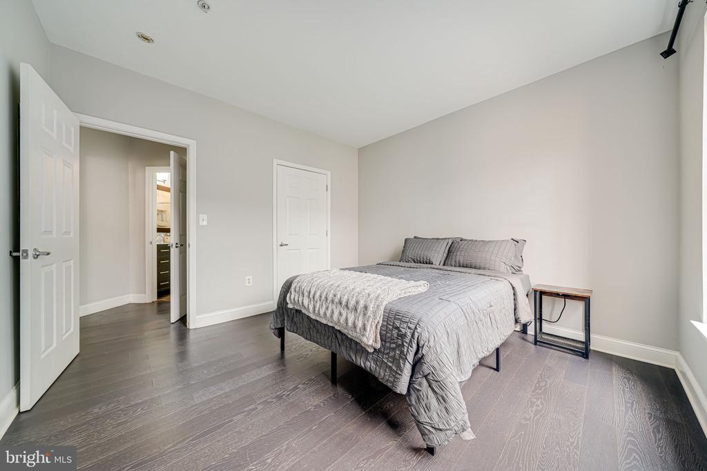 801 S GREENBRIER STREET Unit: 113