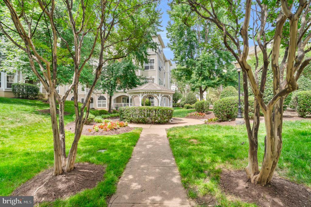 4551 STRUTFIELD LANE 4308