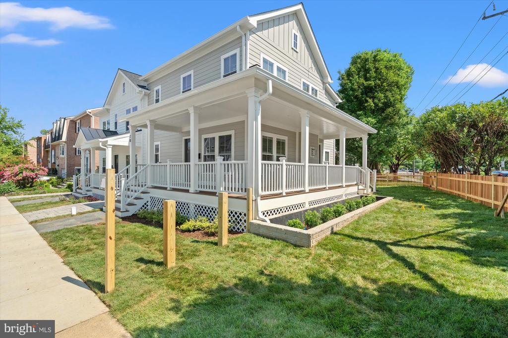 28 W CHAPMAN STREET