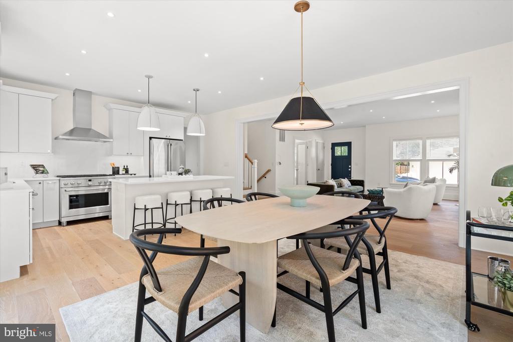 26 W CHAPMAN STREET