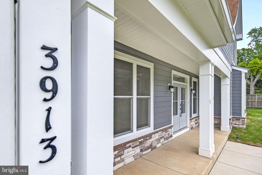 3913 VICTORIA OAKS TRAIL