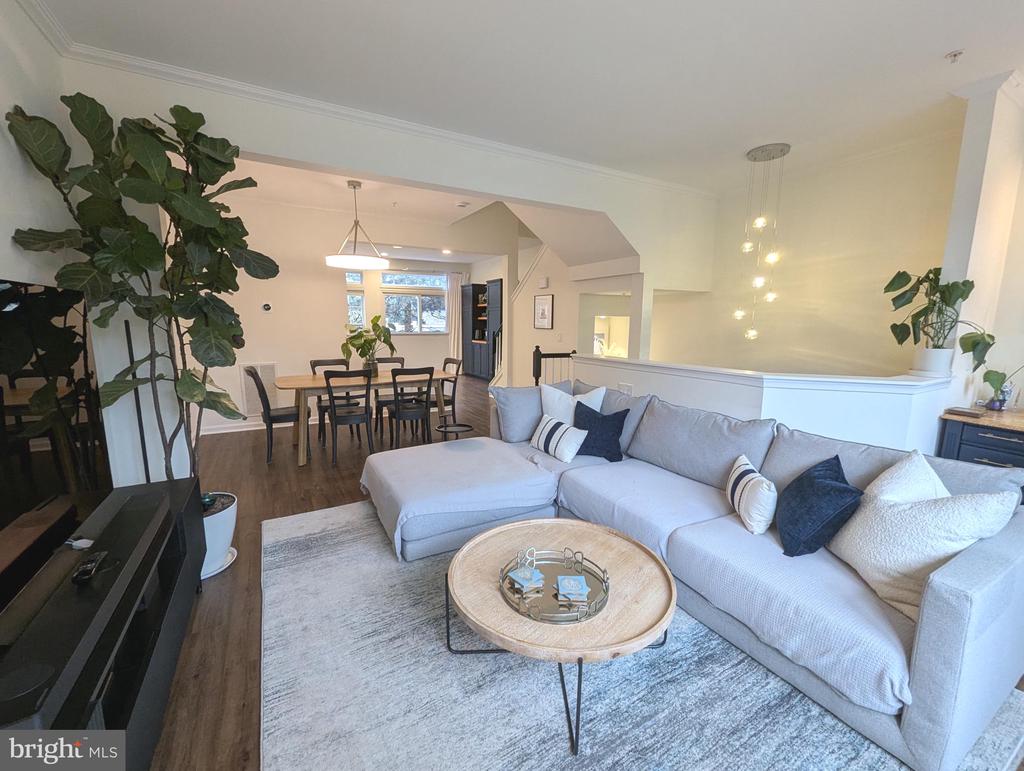 2922 HUNTINGTON GROVE SQUARE
