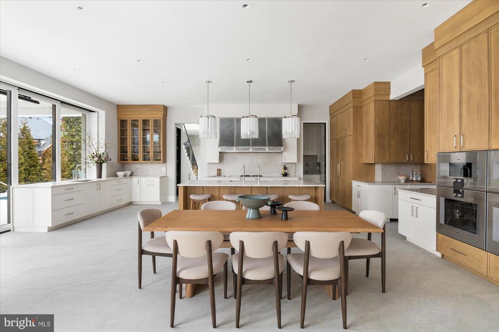1306 BALLANTRAE COURT