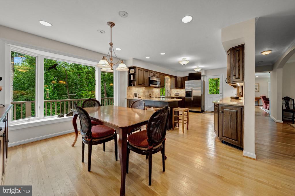 7018 GREEN OAK DRIVE