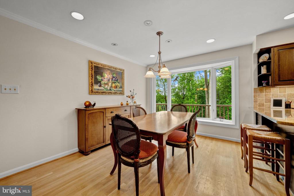 7018 GREEN OAK DRIVE