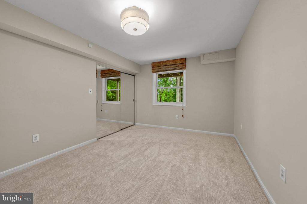 7018 GREEN OAK DRIVE