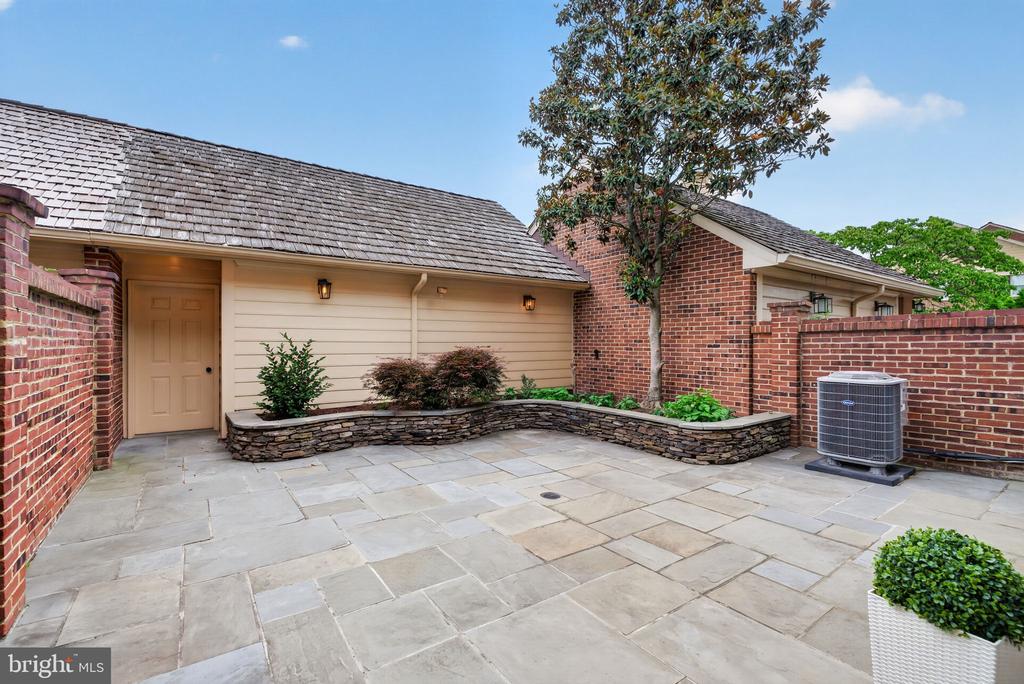 6622 MADISON MCLEAN DRIVE