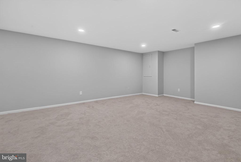 6622 MADISON MCLEAN DRIVE
