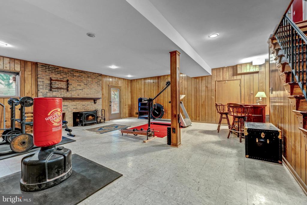 1502 HIGHWOOD DRIVE
