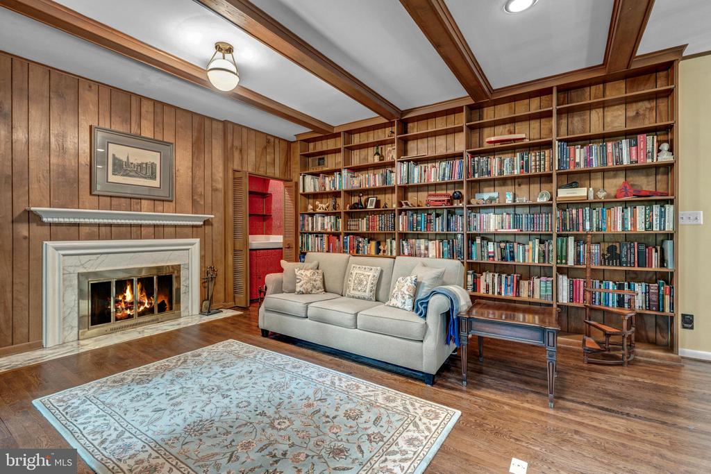 1502 HIGHWOOD DRIVE