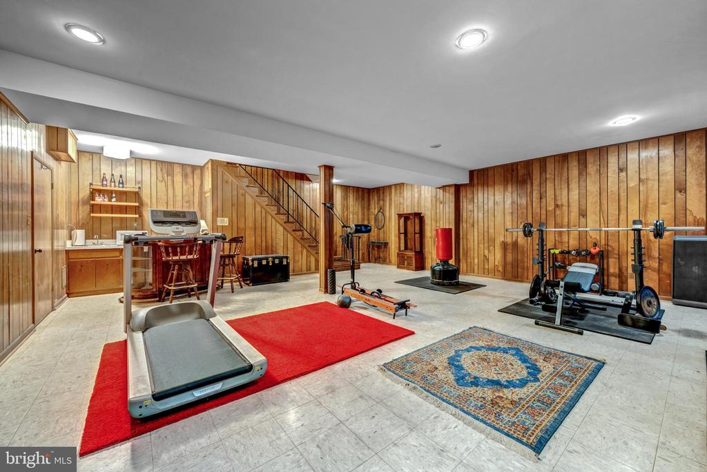 1502 HIGHWOOD DRIVE