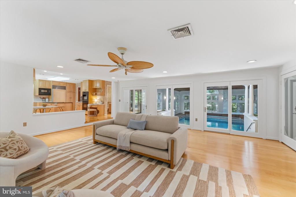 8000 SEVEN HILLS COURT