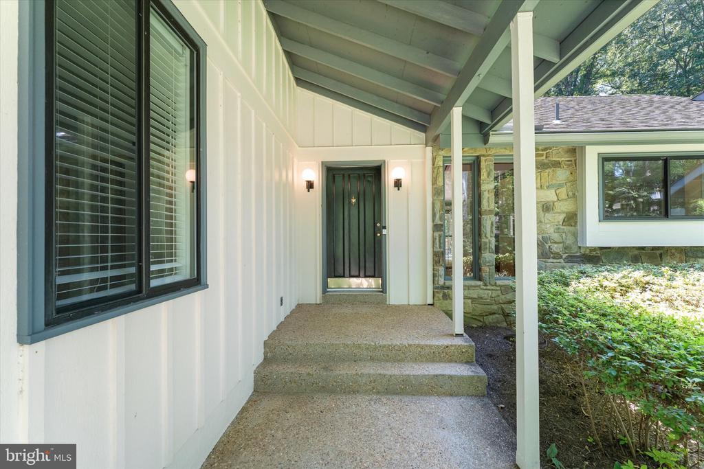 8000 SEVEN HILLS COURT