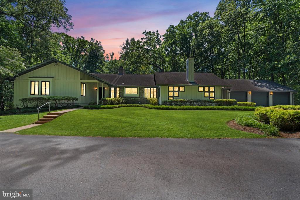 8000 SEVEN HILLS COURT