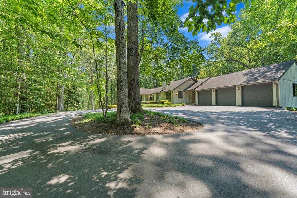 8000 SEVEN HILLS COURT