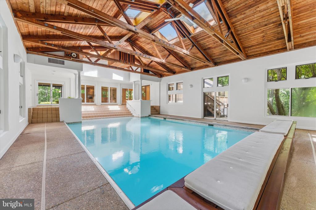 8000 SEVEN HILLS COURT
