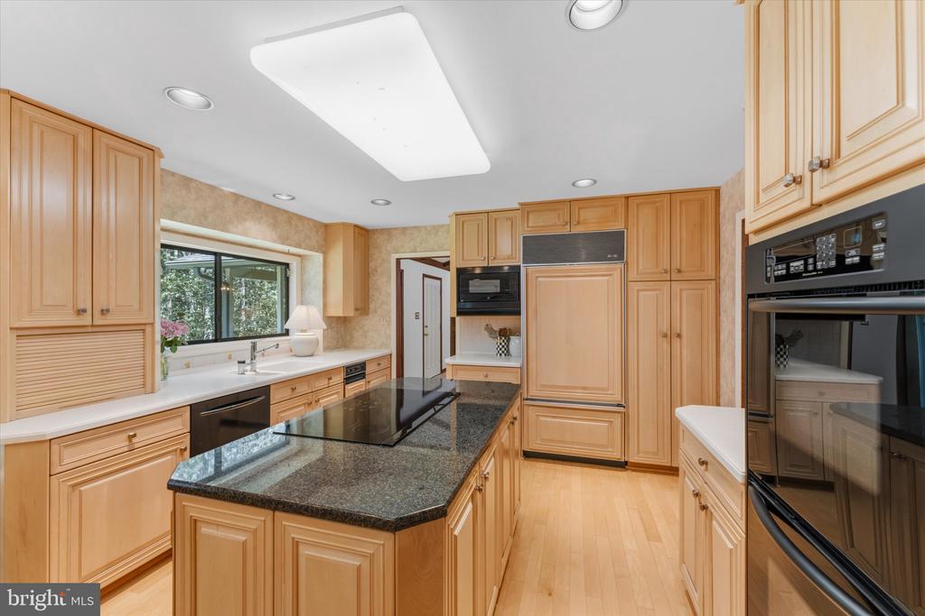 8000 SEVEN HILLS COURT