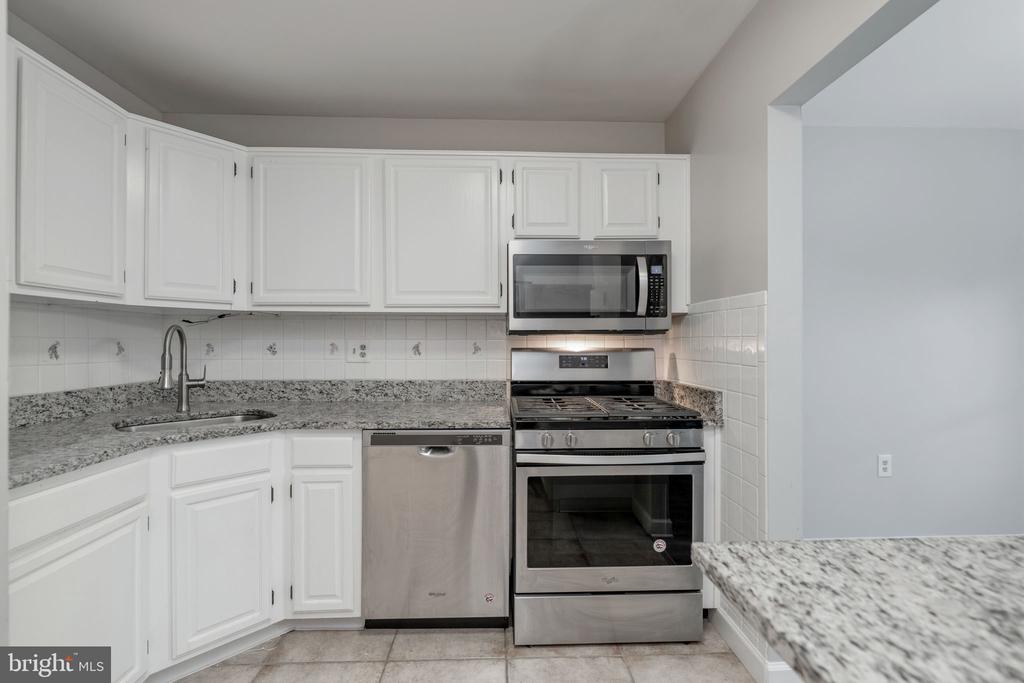 1443 NORTHGATE 22B