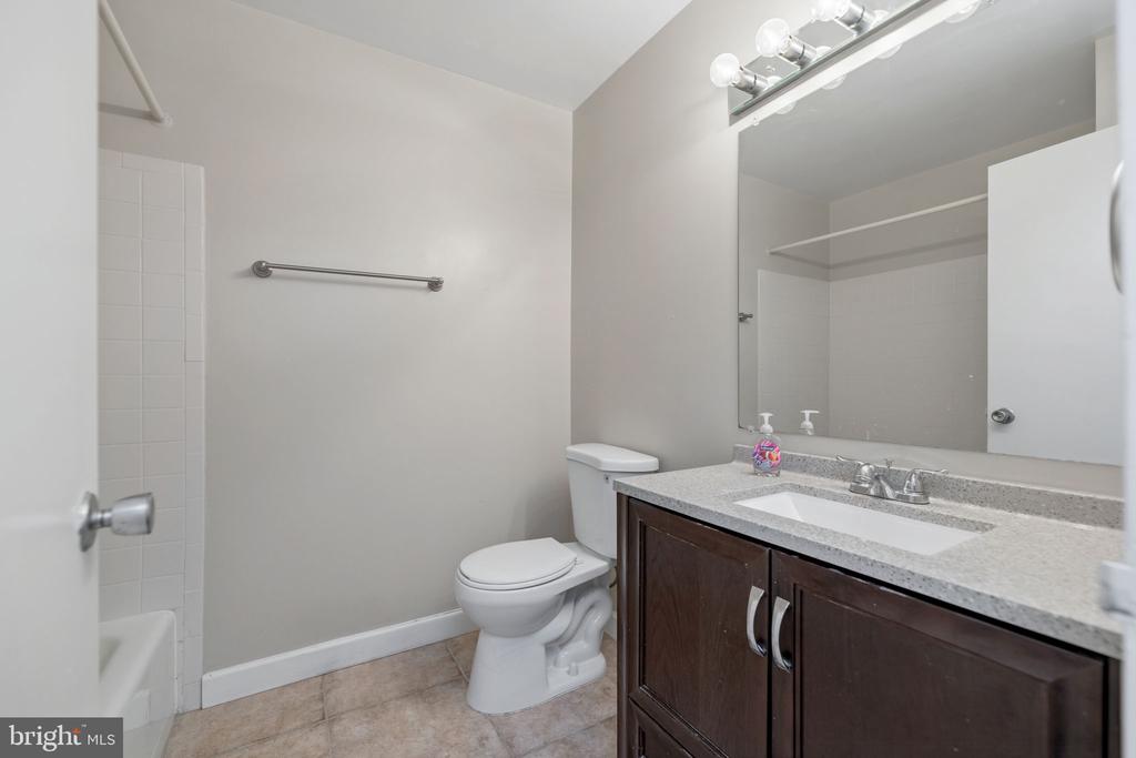 1443 NORTHGATE 22B